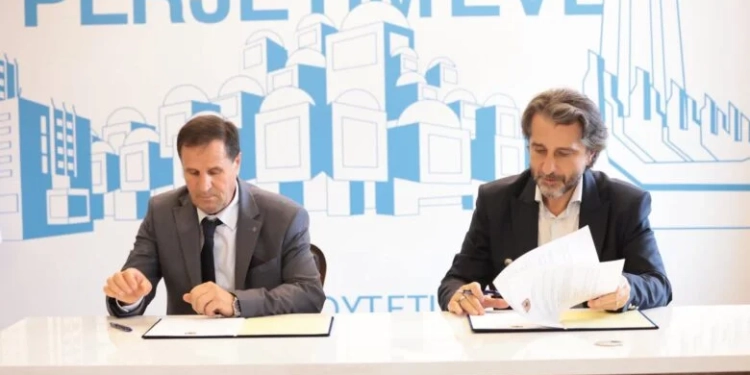 Përparim Rama nënshkruan marrëveshjen me operatorët privat të transportit: Në qershor 2026, Trami do të jetë në Prishtinë