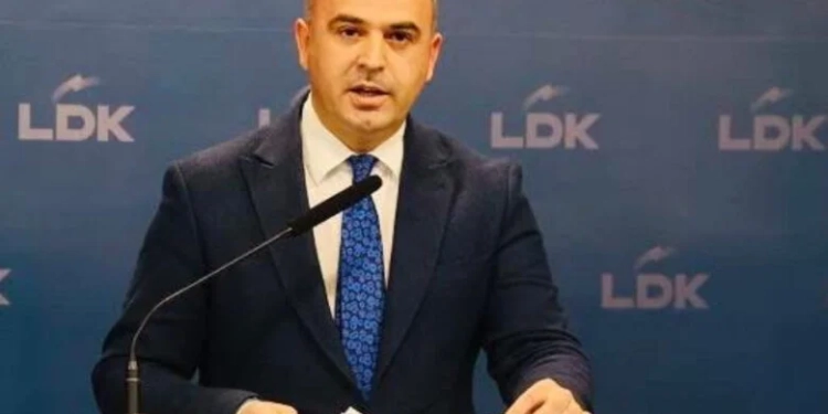 Shkëmb Manaj: Hekuran Murati edhe sot po mashtron, ia ka bllokuar Prishtinës mbi 31 milionë euro