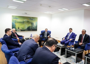 “Babadimer i mashtrimeve”; “po e rrënon shtetin”: “Opozita” e kritikon ashpër Kurtin për vendimet kontestueshme qeveritare