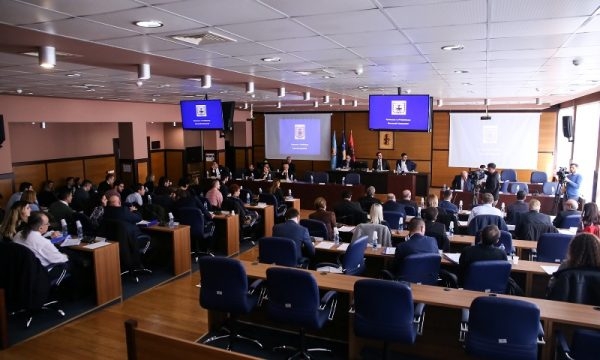 Si mund të bëhet shumica në Kuvendin Komunal të Prishtinës?