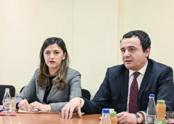 A do t’u kërkoni falje qytetarëve që keni gënjyer se i keni votat për Qeveri – ja si përgjigjet Albulena Haxhiu