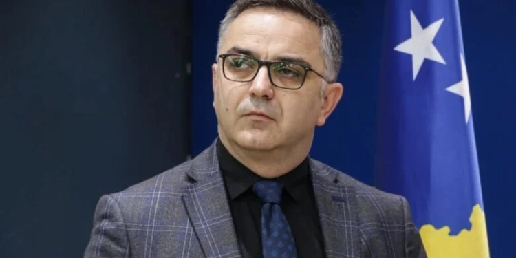 Tahiri: Shihet nga aeroplani që vendimet e Kurtit sot janë tentimblerje të votës së nevojlive
