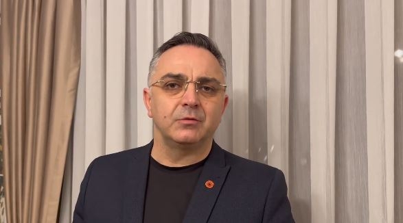 Tahiri akuzon Qeverinë për korrupsion elektoral: Paga minimale prej 500 eurosh, manipulim me paranë publike