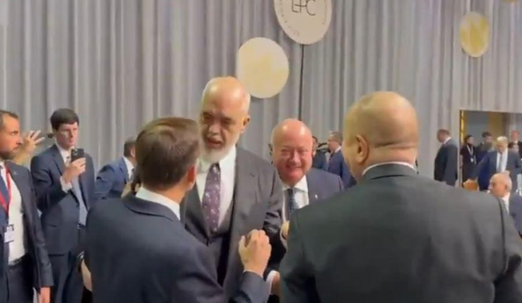 Edi Rama ironizon me Donald Trumpin: Si nuk më urove për paqen me Azerbajxhanin?