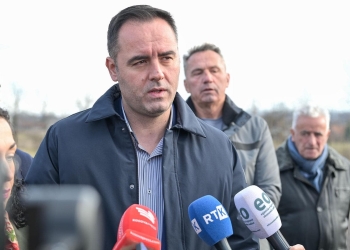 Shpjegimi i Konjufcës që shemb propagandën e VV-së me Listën Serbe: “E kanë të drejtë kushtetuese, hiç s’kem çka bëjmë”