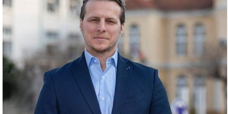 “Në Republikën e Albinit, ata që kanë luftuar kundër Serbisë, nuk meritojnë asgjë” – Shqiprim Arifi i ashpër me Kurtin