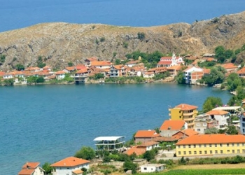 Fshati turistik i Linit shpallet Ansambël Arkitektonik – mbrojtje e plotë ligjore për perlën e Liqenit të Pogradecit