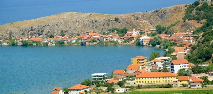 Fshati turistik i Linit shpallet Ansambël Arkitektonik – mbrojtje e plotë ligjore për perlën e Liqenit të Pogradecit