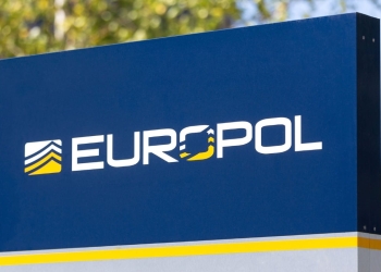 Europol operacion në disa shtete, mes tyre edhe Shqipëria – mbi 100 arrestime dhe 462 makina të sekuestruara