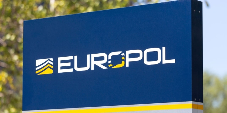 Europol operacion në disa shtete, mes tyre edhe Shqipëria – mbi 100 arrestime dhe 462 makina të sekuestruara