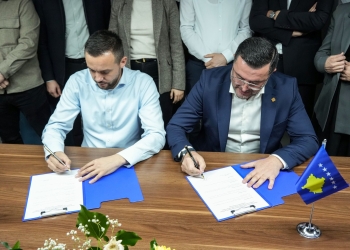 PDK dhe LDK nënshkruajnë koalicion në Mitrovicë