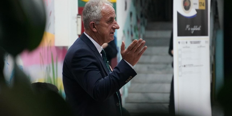 Bali Muharremaj pritet me entuziazëm në tubimin në Duhël