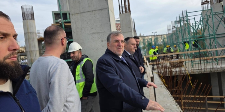 Tërnava mbikëqyr punimet për ndërtimin e Xhamisë Qendrore: Po ecin sipas planit