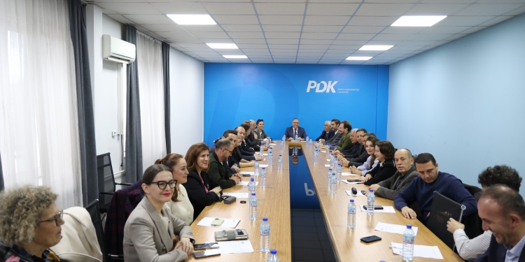 Bedri Hamza mbledh për herë të parë Kryesinë e PDK-së si kryetar