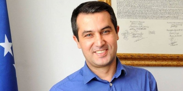 Adil Behramaj: Memli Krasniqi përballoi sfida që shumë të tjerë s’do mund t’i përballonin