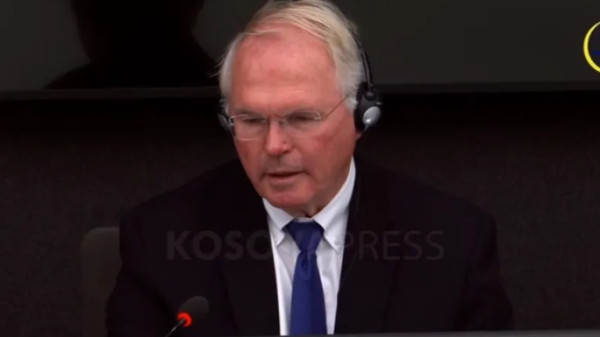 Hill vazhdon sot dëshminë e tij në Hagë, ja çka tha diplomati amerikan dje në Gjykatën Speciale