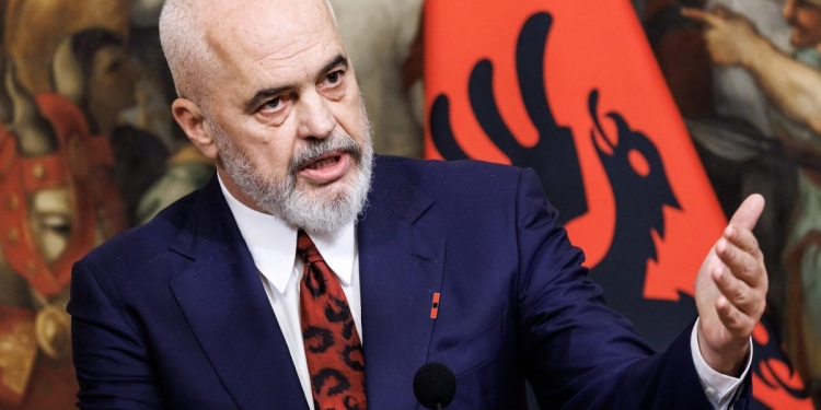 Edi Rama: Adem Jashari lindi në Ditën e Flamurit dhe u bë vetë flamur i sakrificës, lirisë dhe krenarisë kombëtare