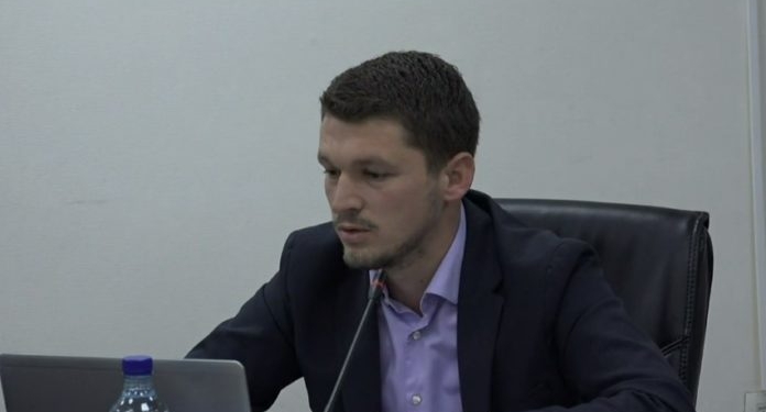 Anëtari i KQZ-së nga PDK-ja: Shifrat e VV-së për fletëvotimet në Mitrovicë janë të pasakta