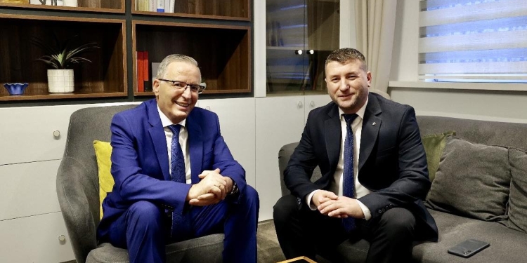 PDK-së i bashkohet profesori i UP-së, Gëzim Qerimi