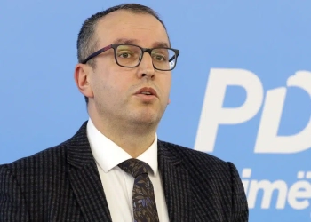Gjoshi i PDK’së: Mitrovica më 2010-ën shkoi në rivotim për mungesë të baterive të llambave ultravjollcë