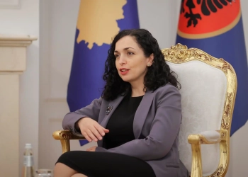 Osmani në 70-vjetorin e lindjes së Adem Jasharit: Të përulemi Komandant