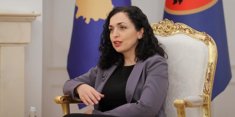 Osmani në 70-vjetorin e lindjes së Adem Jasharit: Të përulemi Komandant