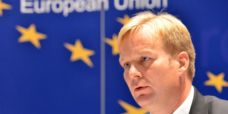 Shtetet anëtare të BE’së pajtohen që t’ia zgjasin edhe për 2 vjet mandatin emisarit të dialogut Peter Sorensen