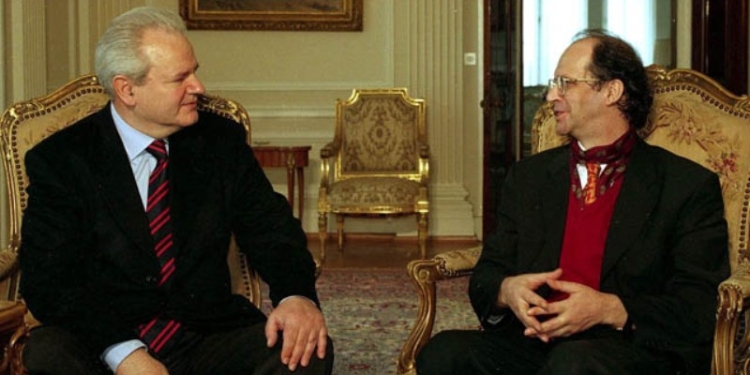 Hill thotë se takimi mes Rugovës dhe Millosheviqit u inkurajua nga amerikanët