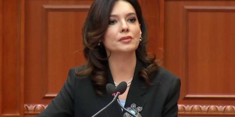 Spiropali do ta vizitojë Thaçin në Hagë