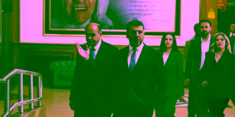 Çfarë po ndodh në Partinë Demokratike të Kosovës?