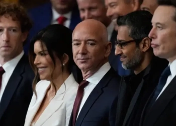 Lista e 10 njerëzve më të pasur në botë sipas Forbes