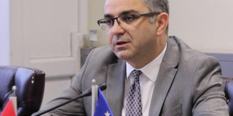 Tahiri: Ish-opozita ra në grackën e Kurtit që në ditën e parë, kjo qeveri është më e korruptuara deri sot