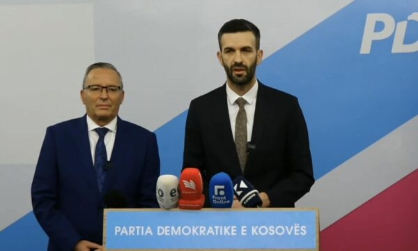 Rrahmani i thurë lavde Bedri Hamzës, thotë se është “figurë unifikuese