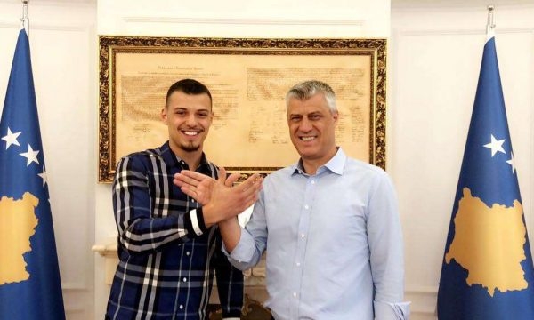 Djali i Hashim Thaçit, Endriti uron 28 Nëntorin në mënyrë të veçantë