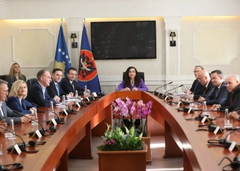 Pako për buxhetin që do të t’i jepte kreditin asaj? Si u bë Osmani pjesë e ”bisedave të fshehta” mes partive