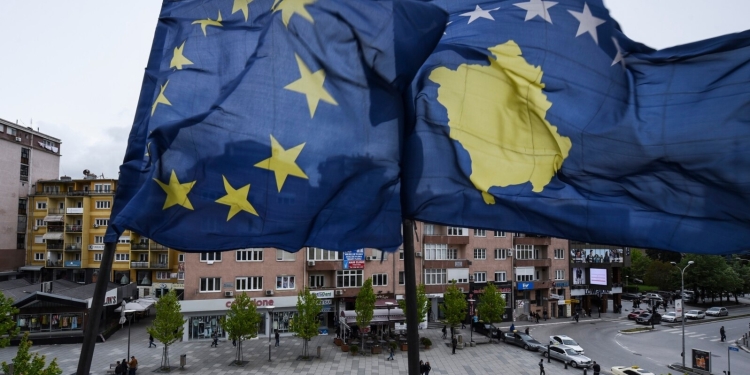 BE-ja fillon heqjen graduale të masave ndaj Kosovës – hapat e mëtejshëm varen nga de-përshkallëzimi në veri