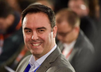 VV-ja e mandaton Glauk Konjufcën për kryeministër