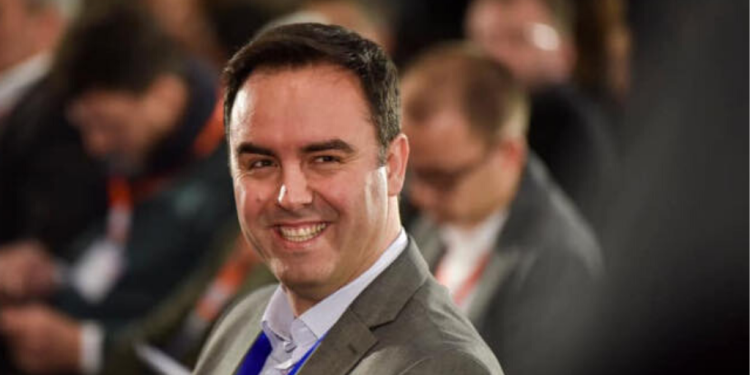VV-ja e mandaton Glauk Konjufcën për kryeministër