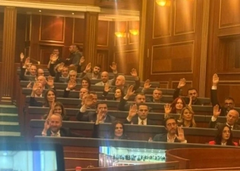 VV vazhdon fushatën linçuese, barazon PDK-në me Listën Serbe