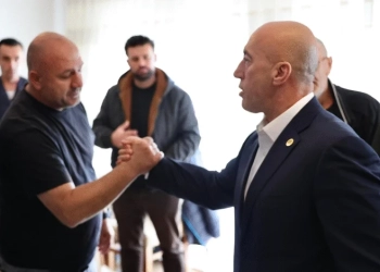 I vdiq vajza tragjikisht në Tetovë, Haradinaj i shkon për ngushëllim bashkëluftëtarit Spahija