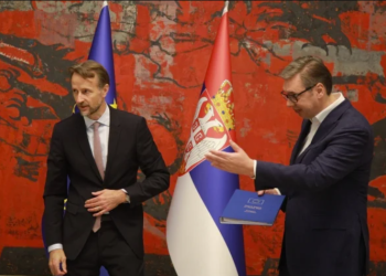 Vuçiqit s’i pëlqen që po i kërkohet t’i mbajë përgjegjës sulmuesit e Banjskës, përplaset me shefin e BE-së