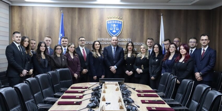 Dekretohen 20 gjyqtarë të rinj në Kosovë