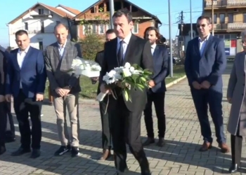 36 vjet nga rënia e Afrim Zhitisë dhe Fahri Fazliut, Kurti: Ata zgjuan ndërgjegjen e popullit për mosnënshtrim