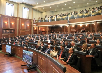 Legjislatura e nëntë: 63 seanca, 12 orë e gjysmë punë