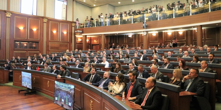 Legjislatura e nëntë: 63 seanca, 12 orë e gjysmë punë