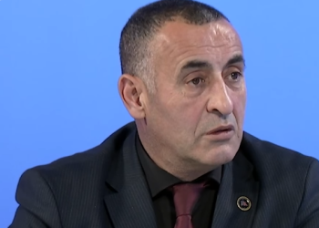 Lahi Brahimaj: Xhelal Sveçla ka qëndruar vetëm një ditë ushtar dhe ka gjuajtur uniformën