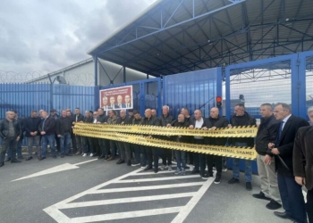 “5 vjet turp ndërkombëtar”, veteranët me protestë simbolike në pesë vjetorin e arrestimit të ish-krerëve të UÇK-së