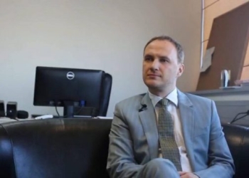 Selimi: Vjosa Osmani po e përfundon mandatin e saj ashtu siç e filloi, nën hijen e Albin Kurtit