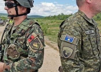 Ushtarët e Shqipërisë me mision në Kosovë përcjellin mesazh krenarie kombëtare