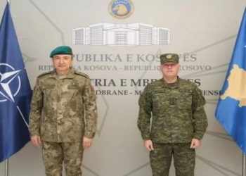 Jashari pret në takim komandantin e KFOR-it, diskutojnë për situatën e sigurisë në vend e rajon